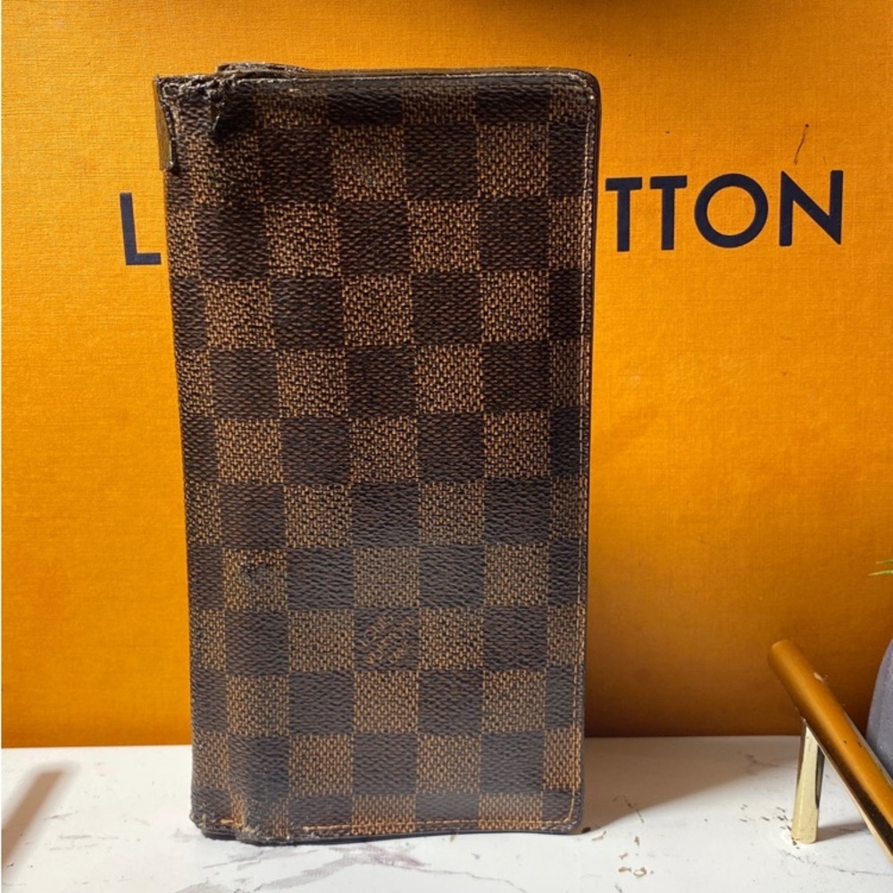 Authentic Louis Vuitton Damier Brazza Wallet - Picture 13 of 14